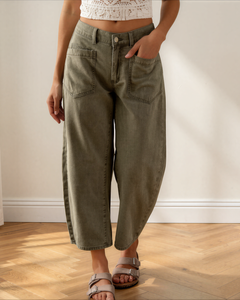 Briar Square Patch Pocket Ankle-length Barrel Jeans