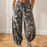 Camo Drawstring Contrast Waistband Joggers Pants